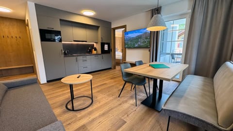Kitchen or kitchenette, Living room, Dining area, oven