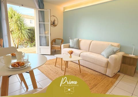 Patio, Living room, Dining area