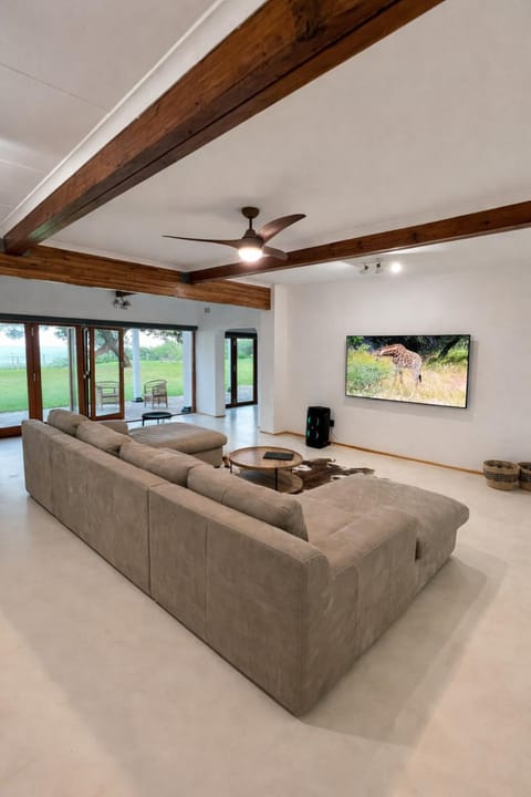 TV and multimedia, Living room, Sea view