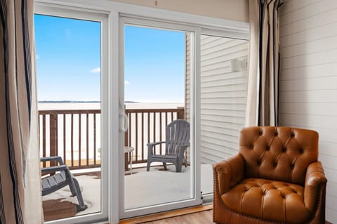 Day, View (from property/room), Balcony/Terrace, Living room, Seating area