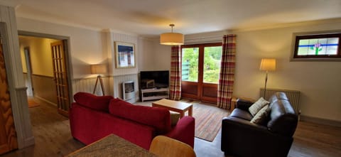 Cherry Tree Cottage Country House in Glencoe