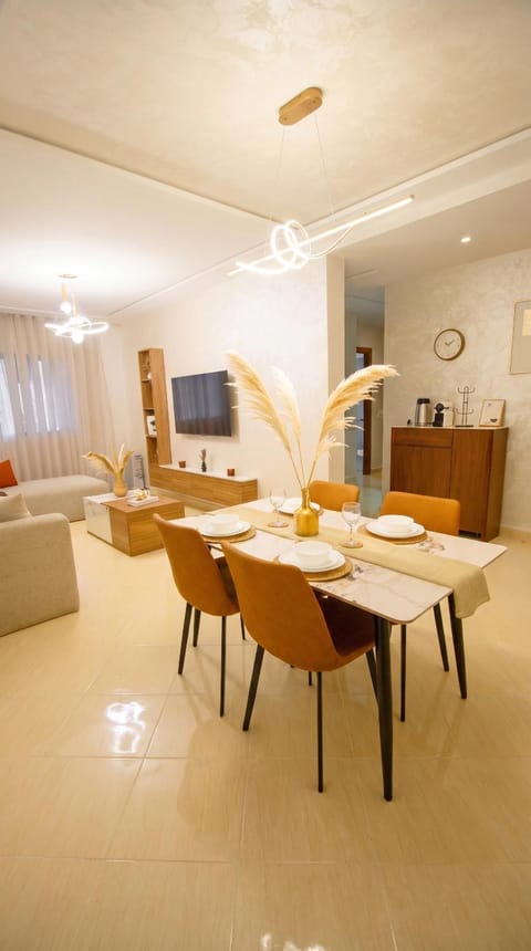 Living room, Dining area, Evening entertainment