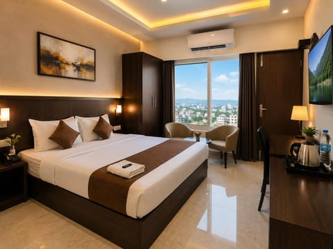 Communal lounge/ TV room, Bed, TV and multimedia, Photo of the whole room, Seating area, Bedroom, air conditioner