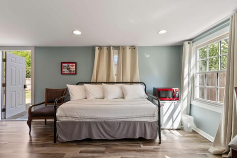 The Dearing Guest House - Private Gameday Studio Apartment in Tuscaloosa