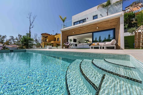 Pool view, Swimming pool, sunbed