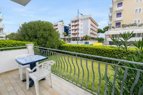 View (from property/room), Balcony/Terrace, Garden view