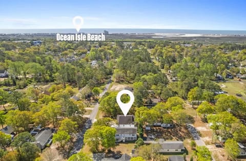 Paradise Retreat Hot tub Dock Drive to Beach House in Ocean Isle Beach
