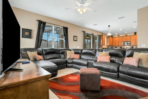 TV and multimedia, Living room, Seating area