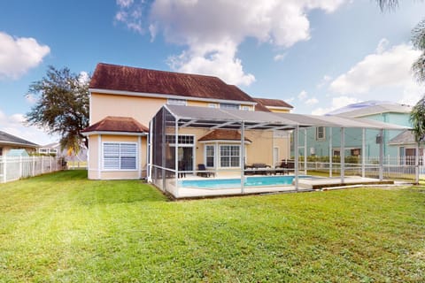 Property building, Day, Swimming pool, Swimming pool