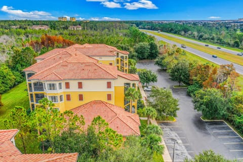 Property building, Day, Natural landscape, Bird's eye view, Parking