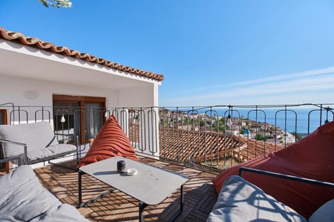 Day, Natural landscape, View (from property/room), Balcony/Terrace, Seating area, Sea view
