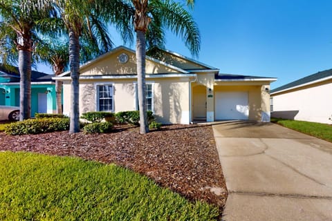 Property building, Spring, Day, Garden