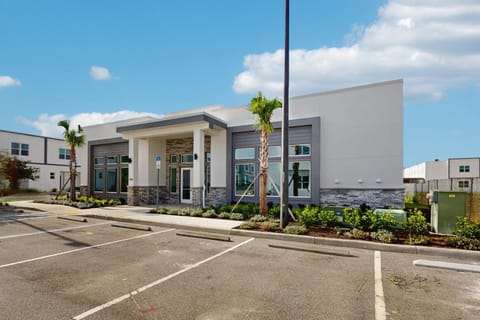 Property building, Day, Parking