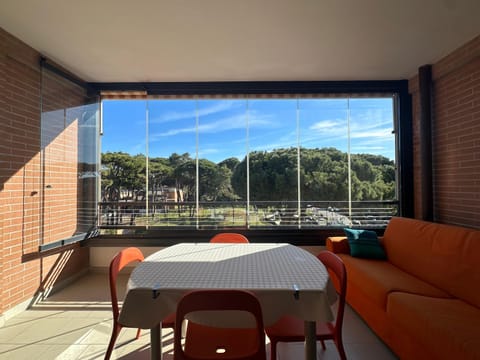 View (from property/room), Balcony/Terrace, Dining area