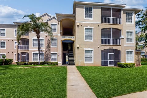 Property building, Facade/entrance, Day