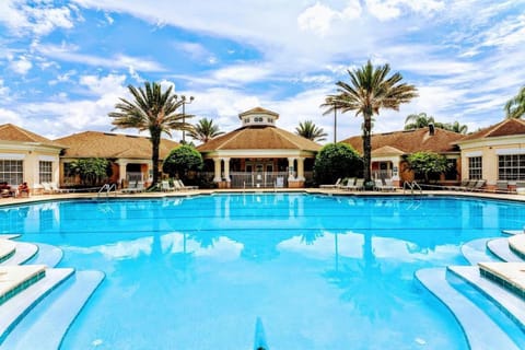 Day, Pool view, Swimming pool, sunbed