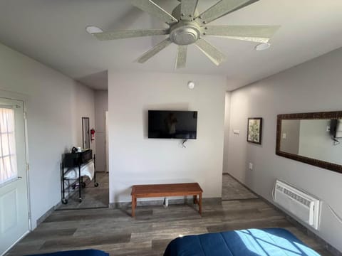 Germantown Inn & Lounge Inn in Hermann