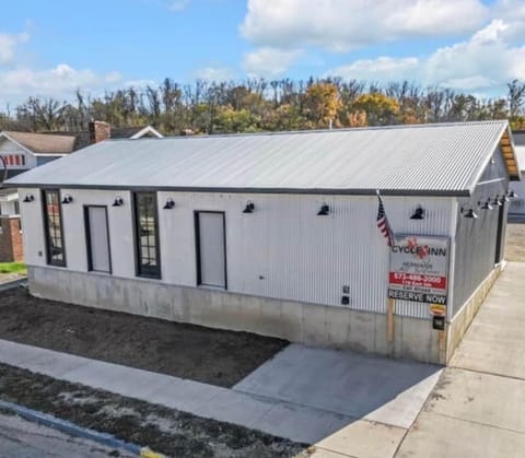 Germantown Inn & Lounge Inn in Hermann