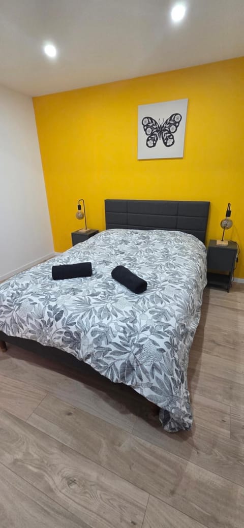 Bed, Bedroom