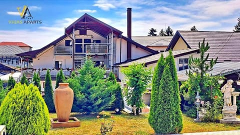 Property building, Spring, Day, Garden, Garden view