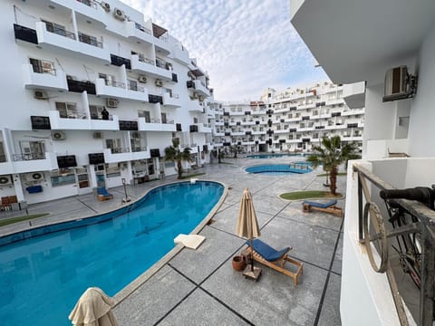 Pool view, Swimming pool, Swimming pool