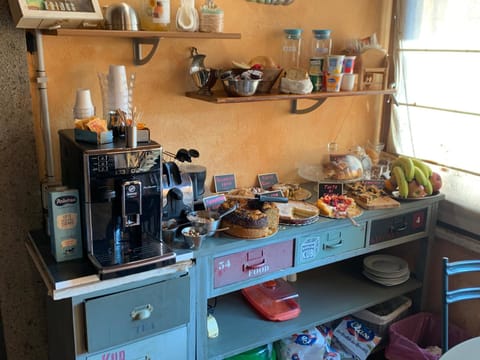 Coffee/tea facilities, Food and drinks, Food, Breakfast, Buffet breakfast, Internal: Not applicable to any particular room
