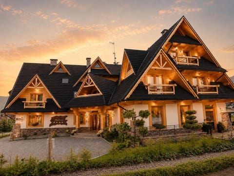 Property building, Day