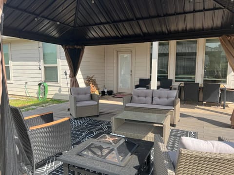 Oasis in Montgomery Villa in Lake Conroe