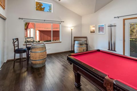 Private Riverfront Estate with Kayaks & Views House in Post Falls