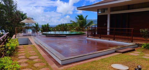 Swimming pool, Swimming pool
