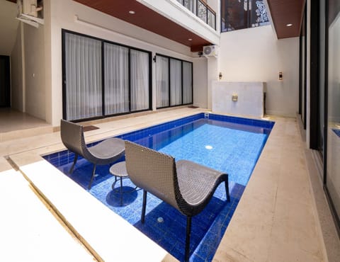 Swimming pool, Swimming pool, sunbed