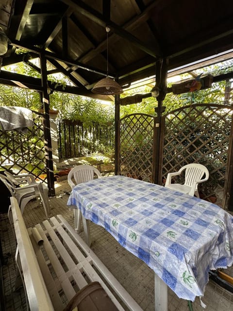 Patio, Day, Garden, Balcony/Terrace, Dining area, Garden view