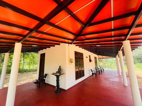 Facade/entrance, Balcony/Terrace
