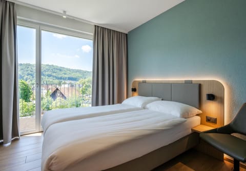 Bed, Natural landscape, Photo of the whole room, Bedroom, Mountain view