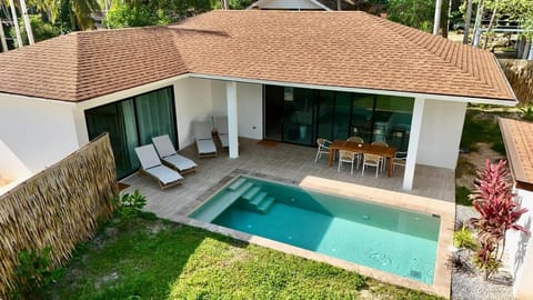 Patio, Garden, Garden view, Pool view, Swimming pool, sunbed