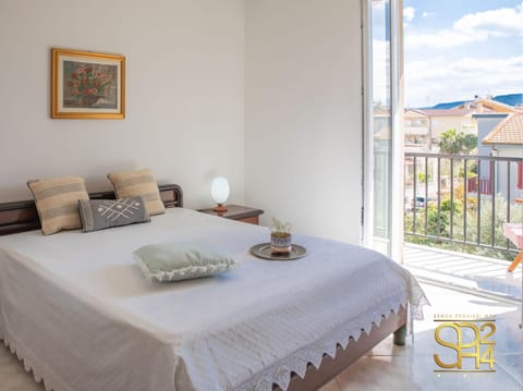 Balcony/Terrace, Photo of the whole room