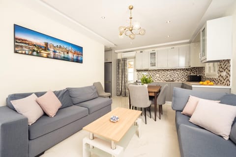 Living room, Seating area, Dining area, kitchen