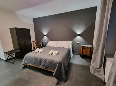 Bed, Photo of the whole room, Bedroom, towels, wardrobe