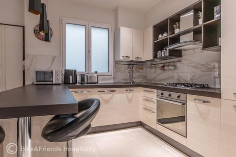 Dining area, kitchen