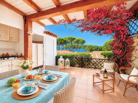 View (from property/room), Balcony/Terrace, Kitchen or kitchenette, Dining area