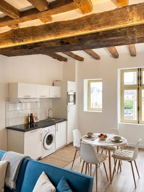 Kitchen or kitchenette, Living room, Dining area, toaster, washing machine