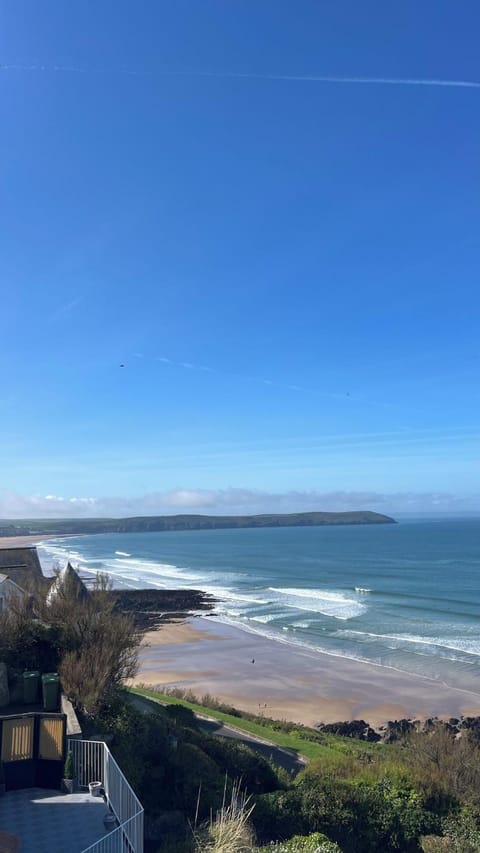 Stonechats Apartment with Sea Views Dog Friendly Apartment in Woolacombe