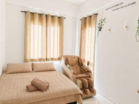 Bed, People, Massage, Massage, View (from property/room), Other, Photo of the whole room, Decorative detail, Bedroom, children, Family, flat iron, furniture, hair dryier, internet, safe, towels, air conditioner, air conditioner