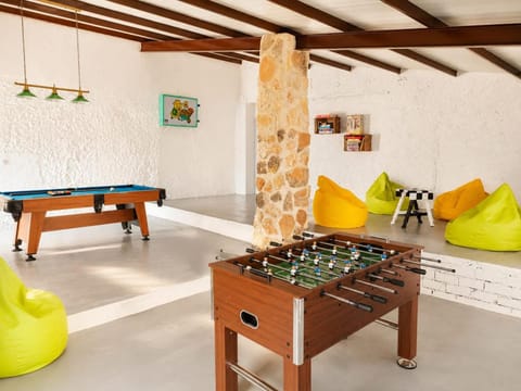 Billiard, Game Room, Living room, Seating area