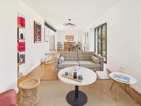 Communal lounge/ TV room, Living room