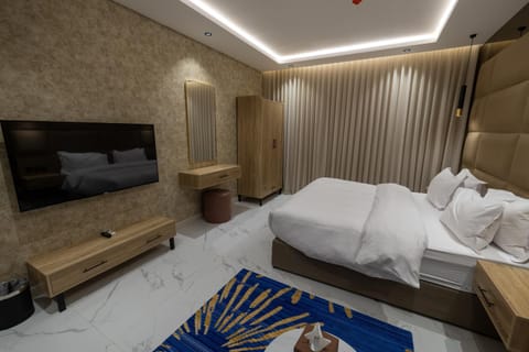 Bed, TV and multimedia, Photo of the whole room, Bedroom, wardrobe