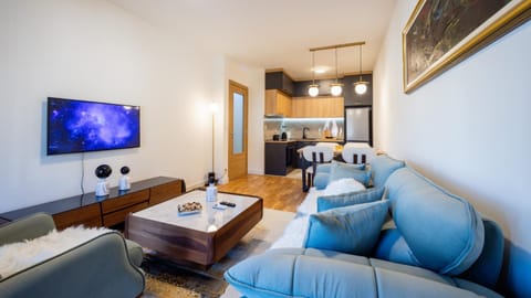 TV and multimedia, Kitchen or kitchenette, Living room, Dining area