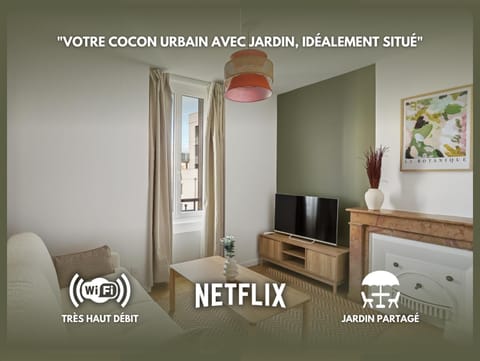 Bed, TV and multimedia, Living room, Photo of the whole room, Seating area, Dining area, Logo/Certificate/Sign, Bedroom, Meals, internet