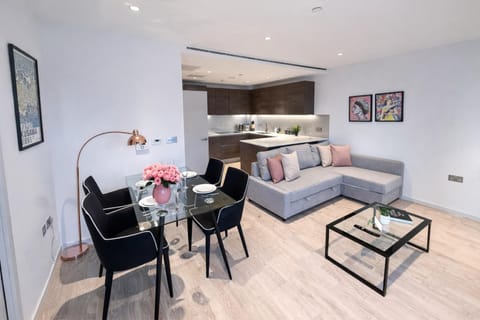 Kitchen or kitchenette, Living room, Seating area, Dining area, kitchen