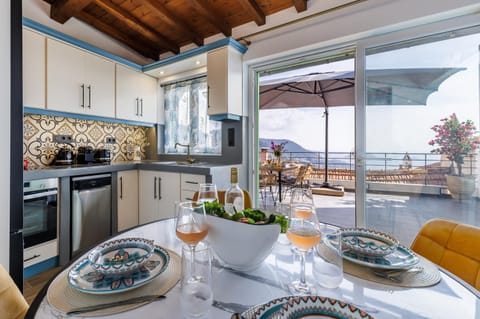 Natural landscape, Kitchen or kitchenette, Dining area